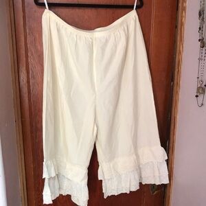 Cream Ruffled Wide-Leg Petticoat